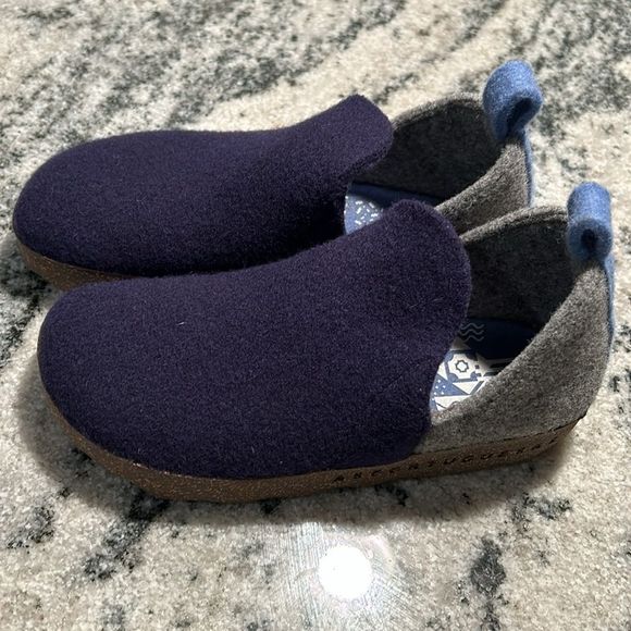 Asportuguesas Women's Gray and Navy Wool Slip-On Shoes - Picture 9 of 9